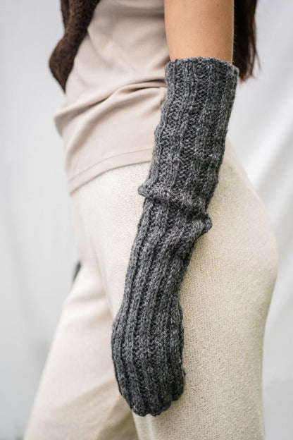 REA - HAND KNIT WRIST WARMERS